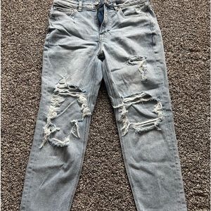 Women’s size 6 short mom jeans.